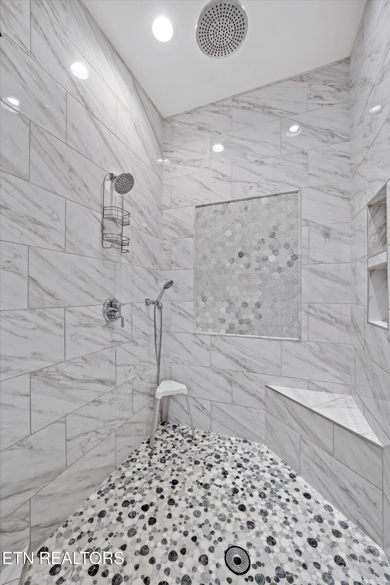 614 Barnsley Road Knoxville, TN 37934 - Photo 29 of 57 29-614 Barnsley Rd 16