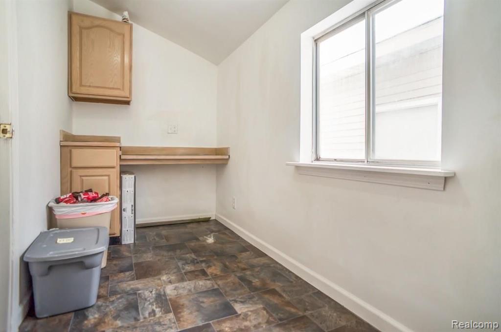 2890 Fleming Road Howell, MI 48855 - Photo 13 of 25 Gallery Image 13