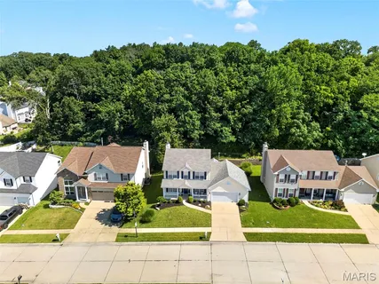 $450,000 | 1211 Lake Canyon View, Fenton, MO 63026