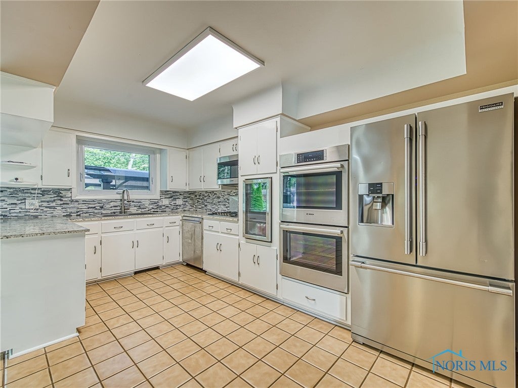 5111 Pawnee Road Toledo, OH 43613 - Photo 11 of 37 Gallery Image 11