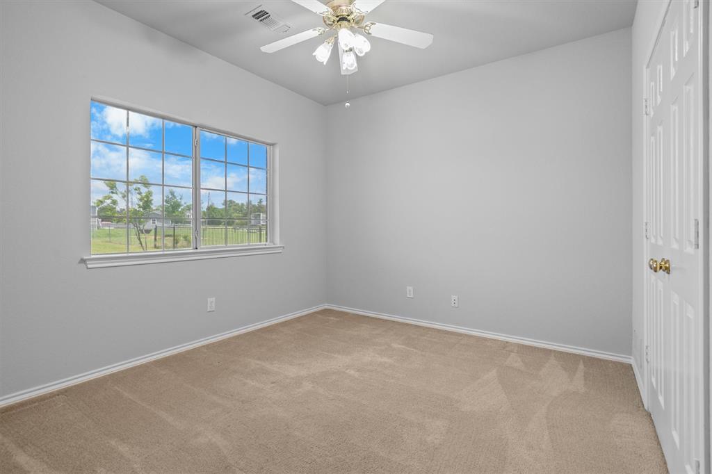 697 Meadowview Circle Van Alstyne, TX 75495 - Photo 16 of 25