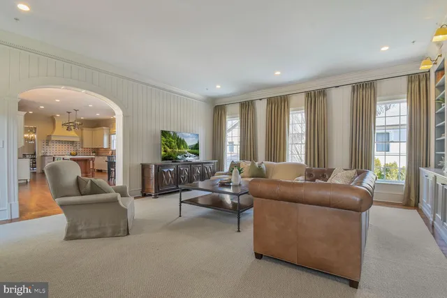$4,950,000 | 1935 Foxview Circle Northwest, Washington, DC 20007