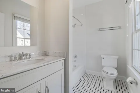 $4,950,000 | 1935 Foxview Circle Northwest, Washington, DC 20007