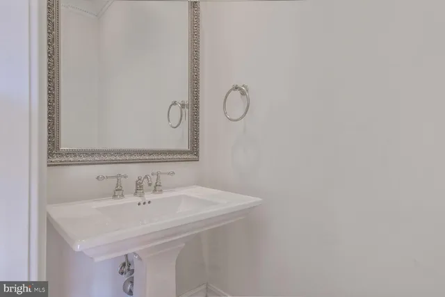 $4,950,000 | 1935 Foxview Circle Northwest, Washington, DC 20007