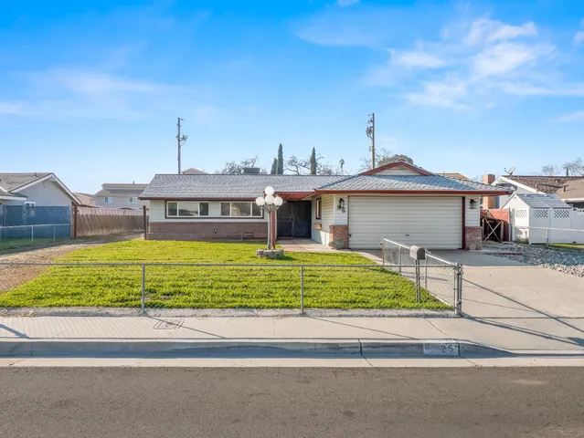 $350,000 | 25 Linda Lane, Lemoore, CA 93245