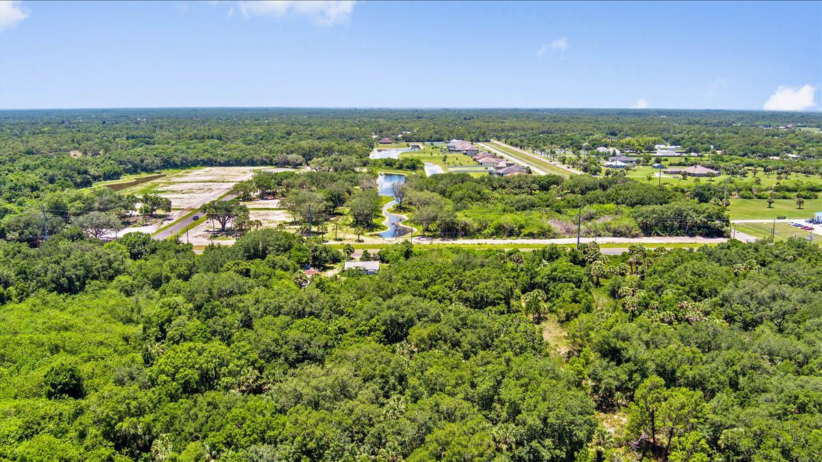 880 Malabar Road Malabar, FL 32950 - Photo 3 of 7 a view of a city