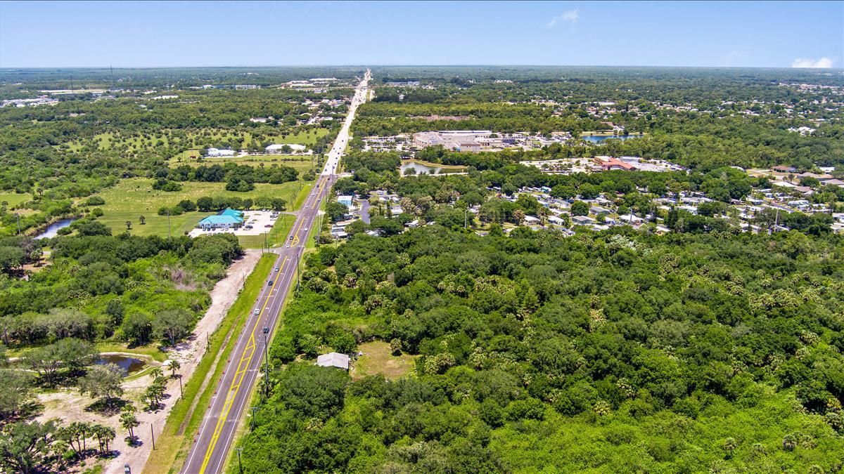 880 Malabar Road Malabar, FL 32950 - Photo 6 of 7 a view of a city