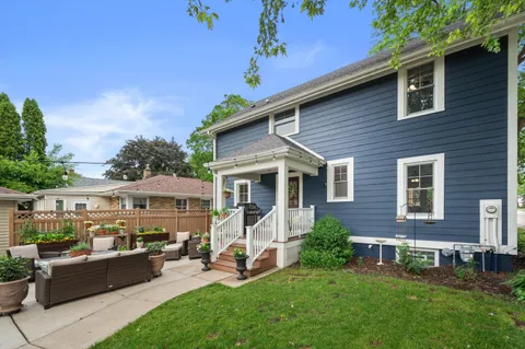 $699,900 | 102 Woodland Lane, Oconomowoc, WI 53066