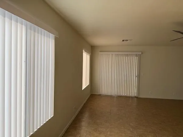 $2,050 | 9427 West Ironwood Drive, Peoria, AZ 85345