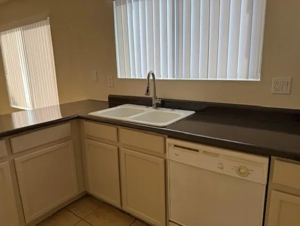 $2,050 | 9427 West Ironwood Drive, Peoria, AZ 85345