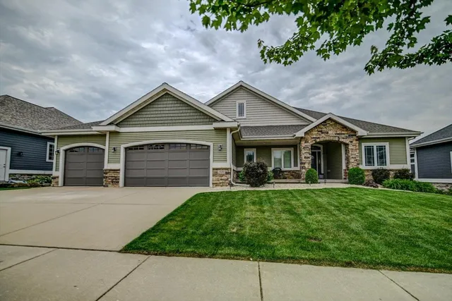 $760,000 | 825 Richard, Waunakee, WI 53597