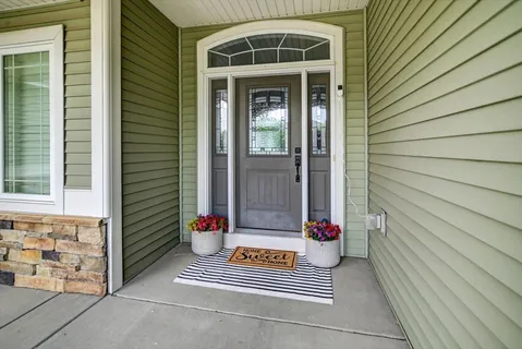 $760,000 | 825 Richard, Waunakee, WI 53597