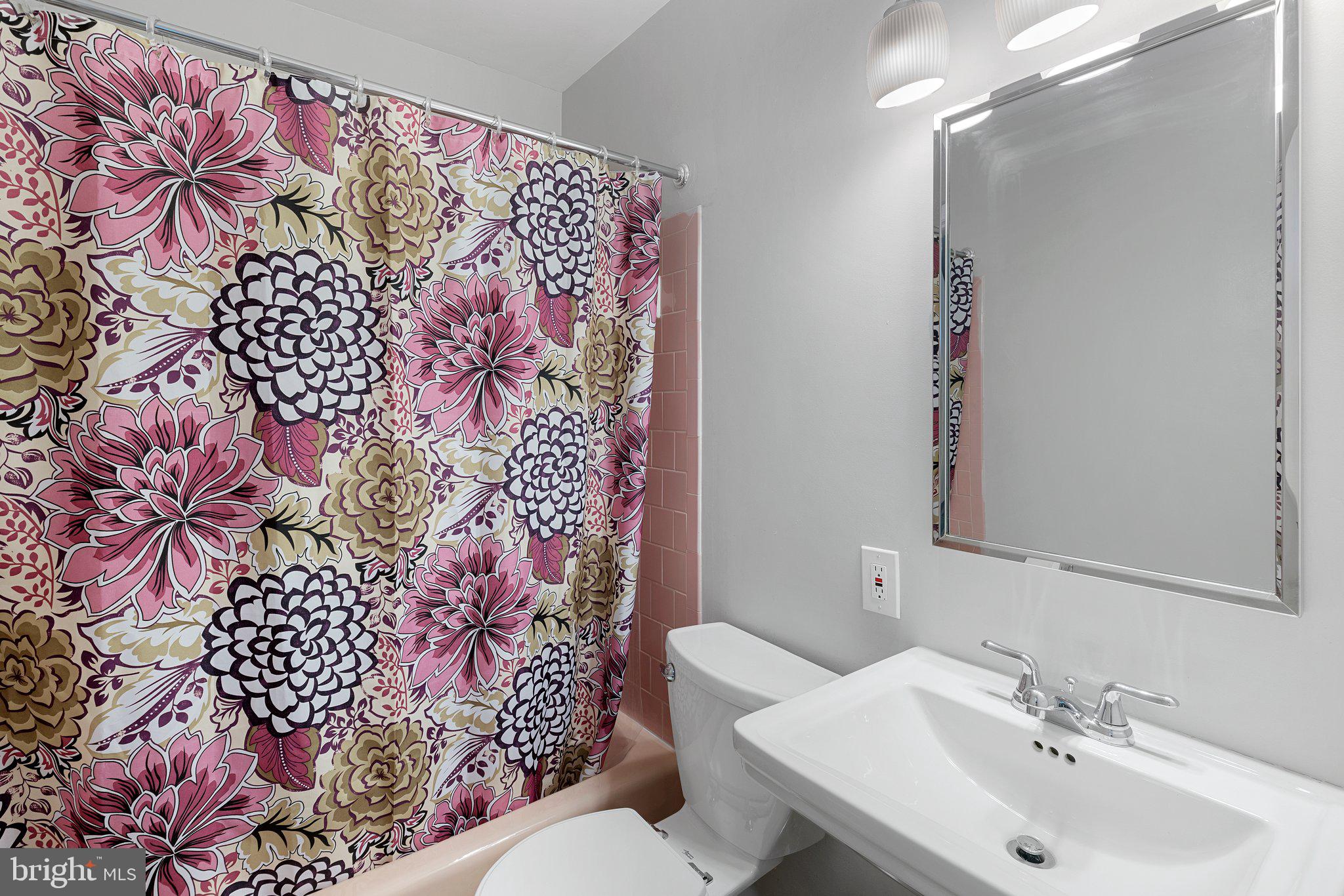 14201 Sturtevant Road Silver Spring, MD 20905 - Photo 39 of 53 Full hallway bathroom