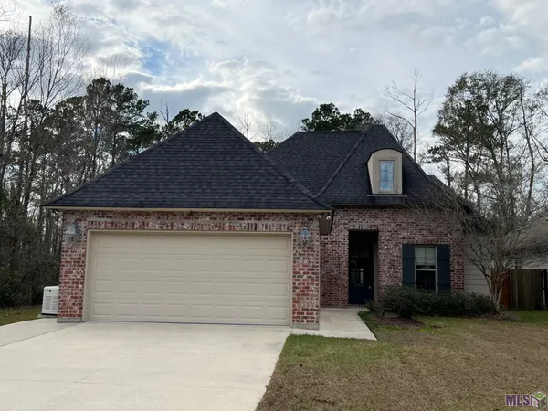 $1,950 | 27943 Meadow Hill Lane, Denham Springs, LA 70726