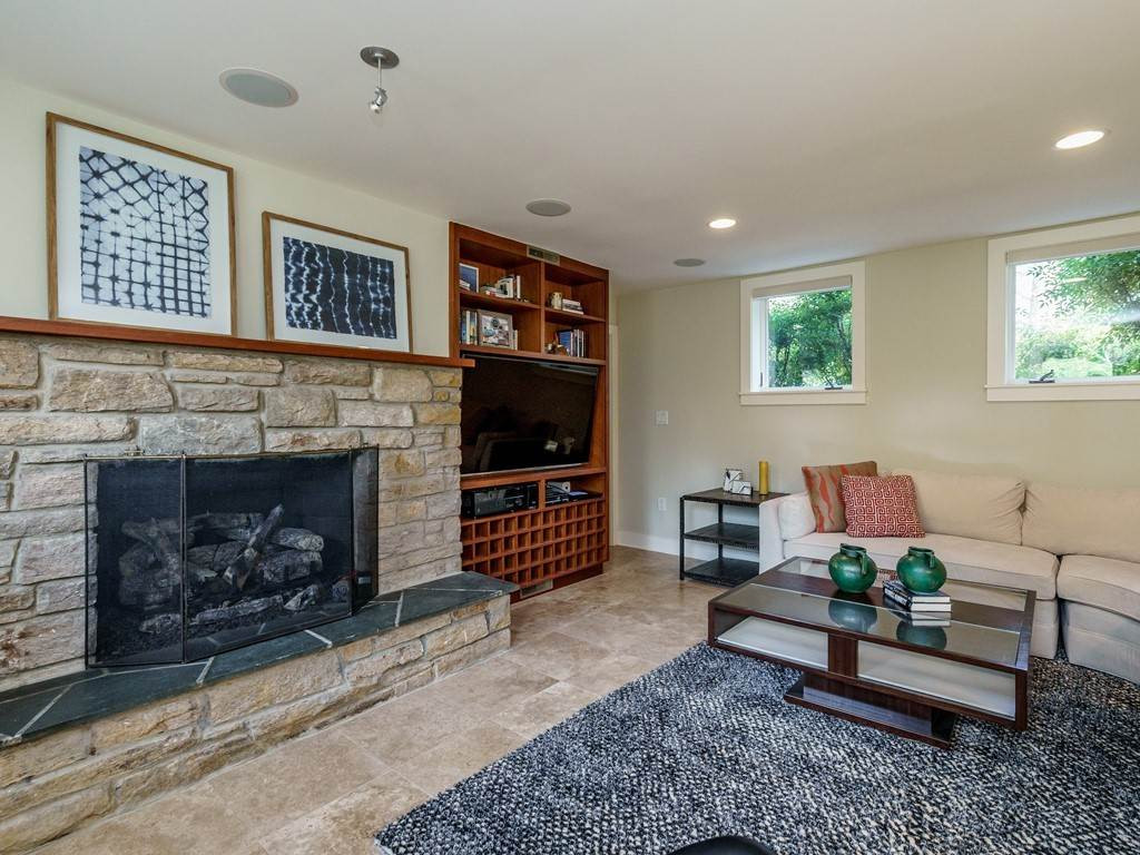 920 Williamson Drive Raleigh, NC 27608 - Photo 25 of 30 Family Room