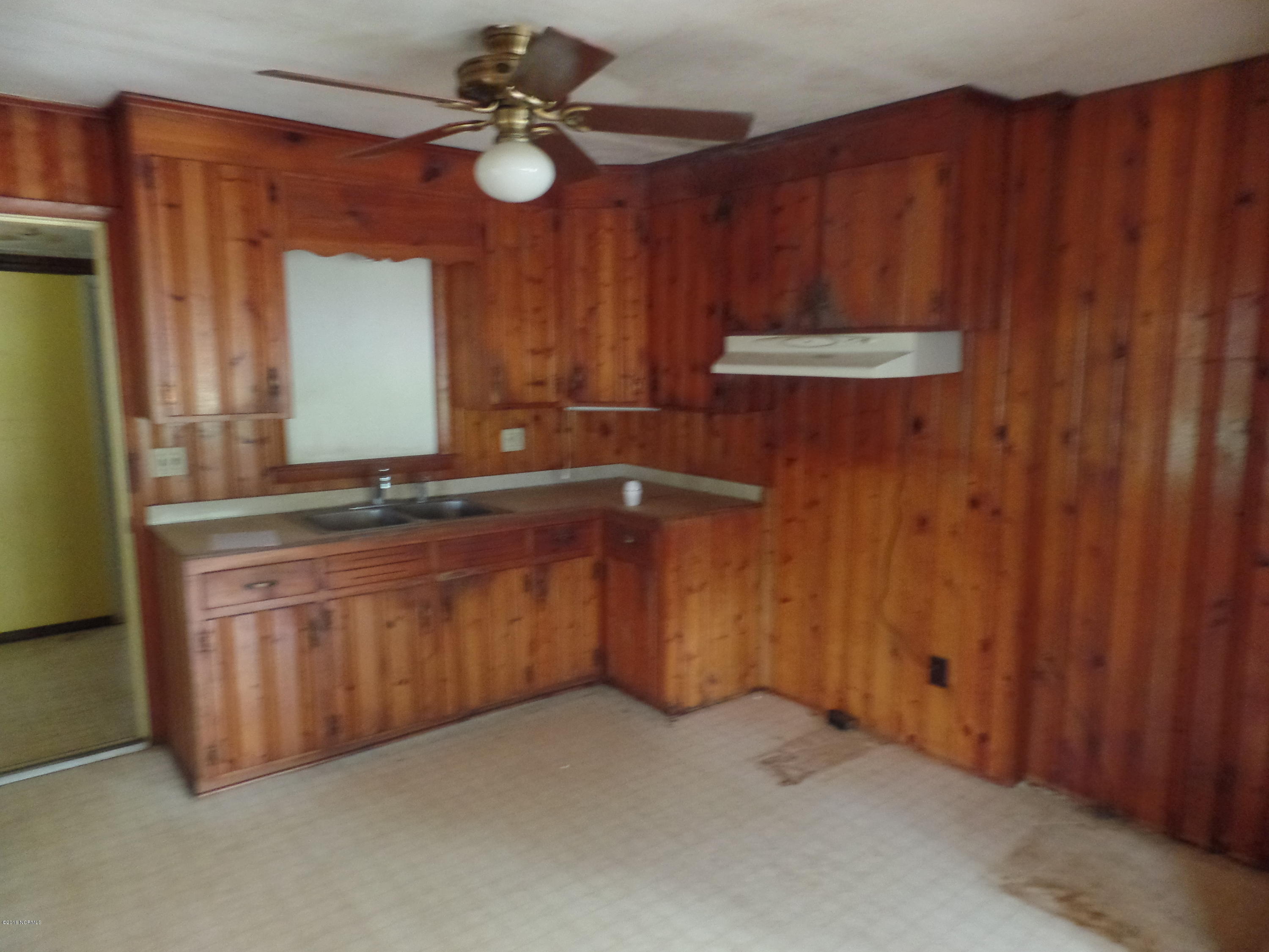 1041 Penny Branch Road Warsaw, NC 28398 - Photo 11 of 12 kitchen
