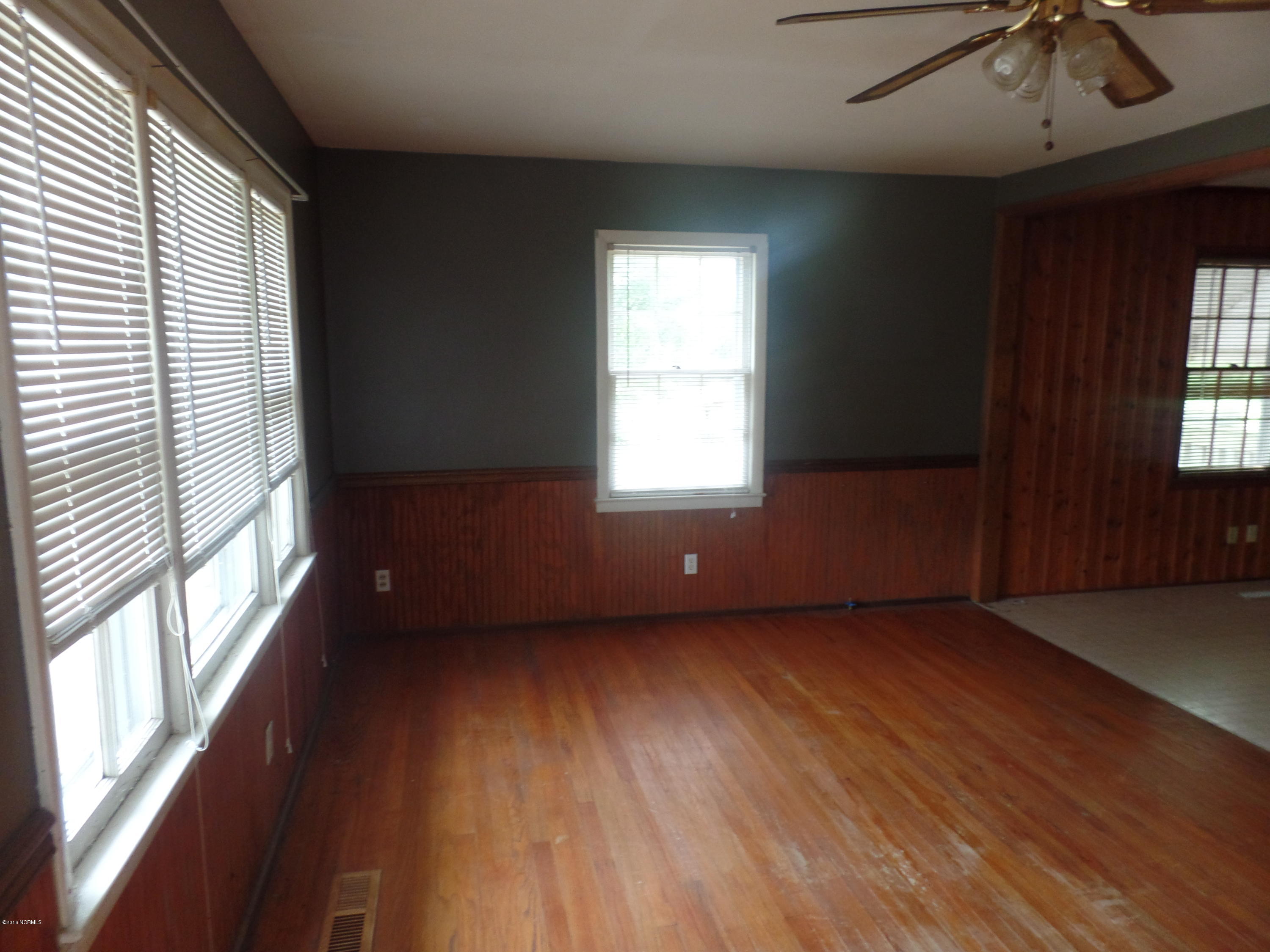 1041 Penny Branch Road Warsaw, NC 28398 - Photo 12 of 12 living room