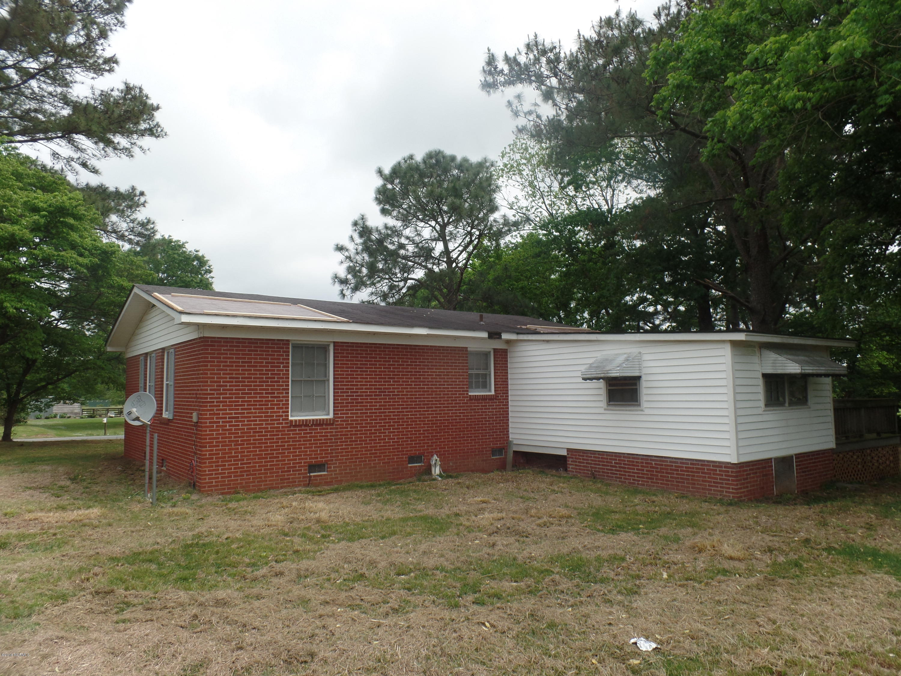 1041 Penny Branch Road Warsaw, NC 28398 - Photo 4 of 12 left side rear