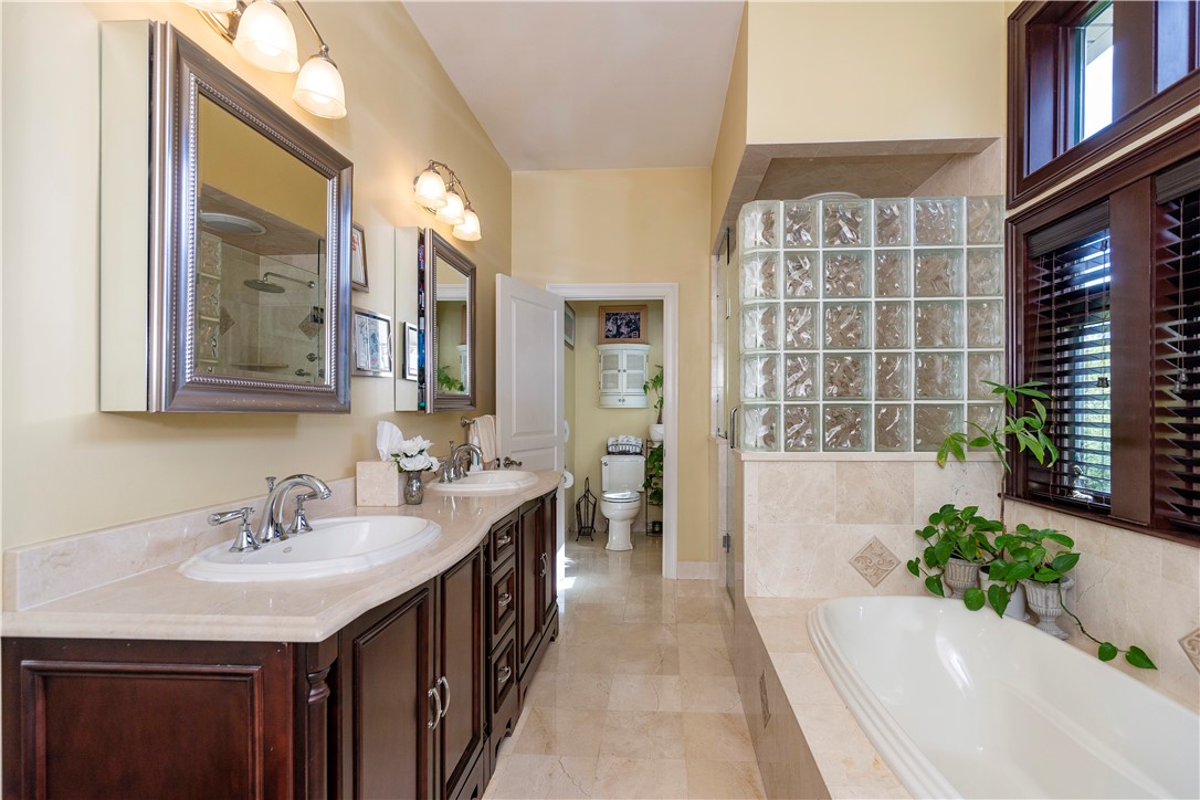 71 Crestwood Road Warwick, RI 02886 - Photo 16 of 50
