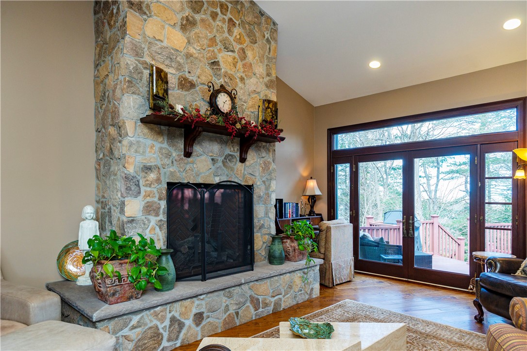71 Crestwood Road Warwick, RI 02886 - Photo 7 of 50