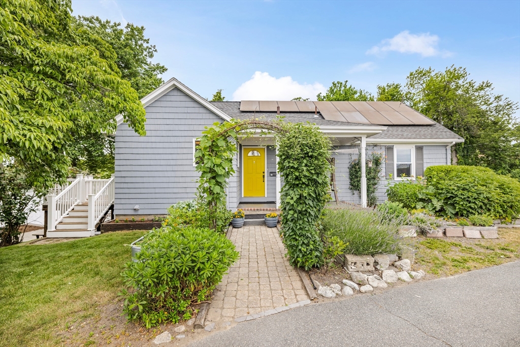 24 Log Cabin Road Lynn, MA 01904 - Photo 1 of 40 Gallery Image 1