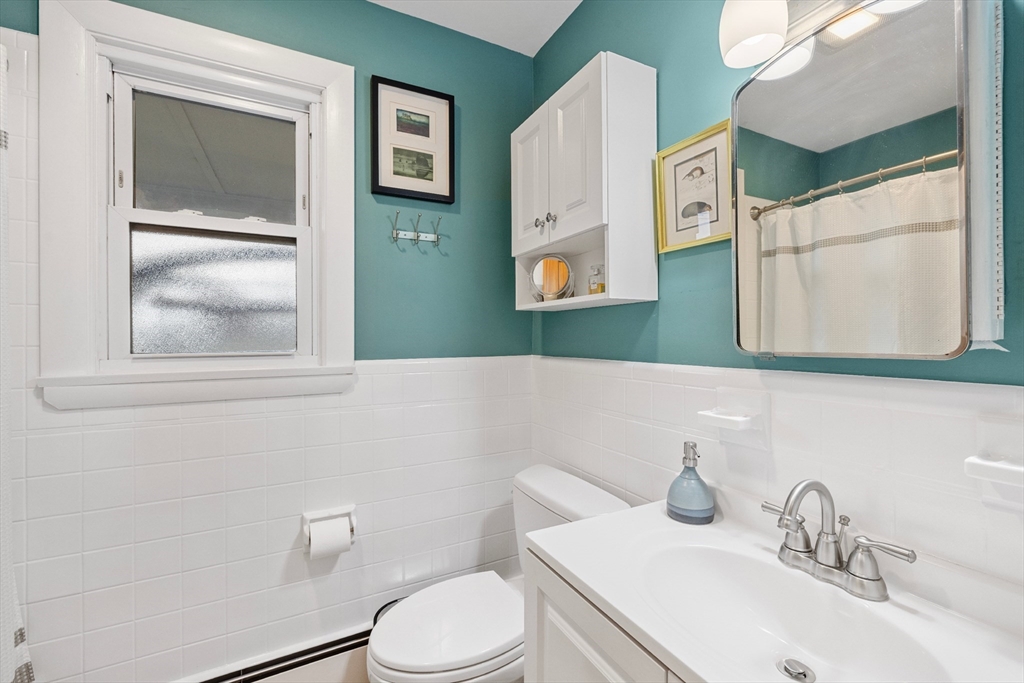 24 Log Cabin Road Lynn, MA 01904 - Photo 11 of 40 Gallery Image 11