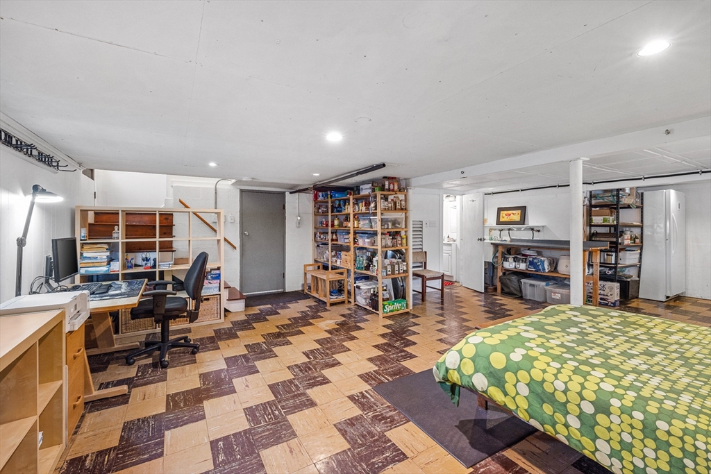 24 Log Cabin Road Lynn, MA 01904 - Photo 19 of 40 Gallery Image 19