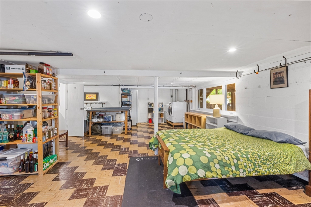 24 Log Cabin Road Lynn, MA 01904 - Photo 20 of 40 Gallery Image 20