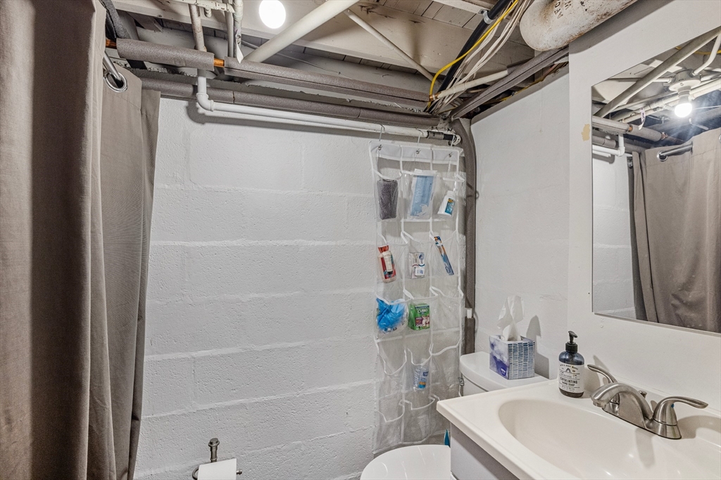 24 Log Cabin Road Lynn, MA 01904 - Photo 21 of 40 Gallery Image 21
