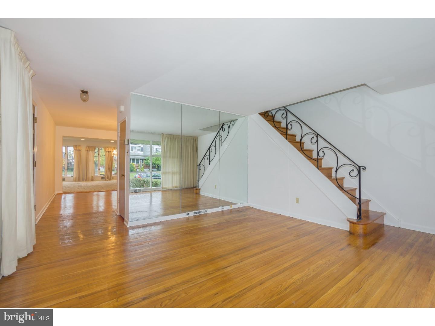 1422 Parklane Road Swarthmore, PA 19081 - Photo 5 of 24 Living Room
