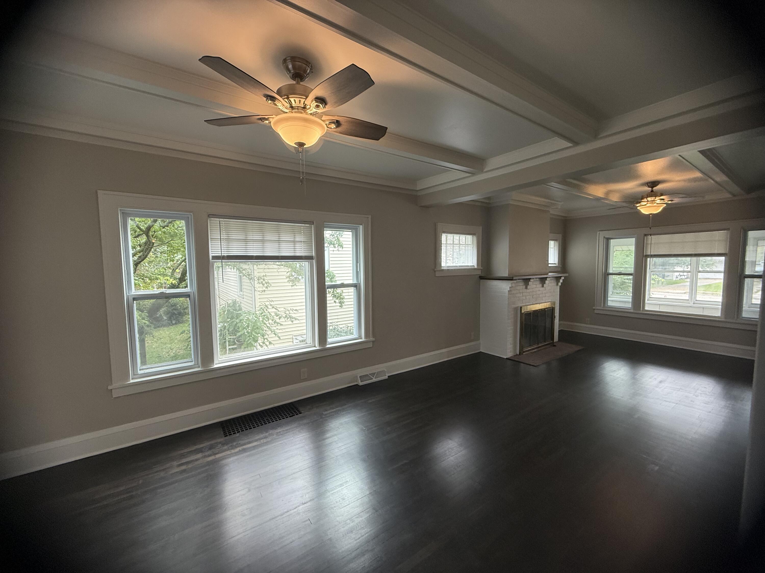 7235 Sheridan Road Kenosha, WI 53143 - Photo 6 of 26 Dining Room1