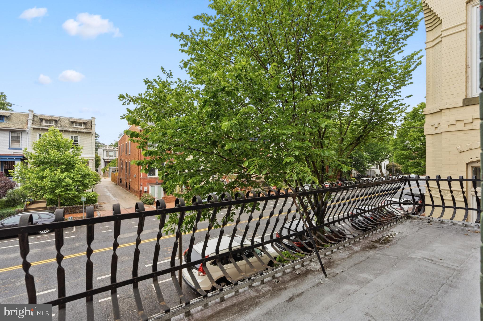 230 11th Street Southeast Washington, DC 20003 - Photo 5 of 63