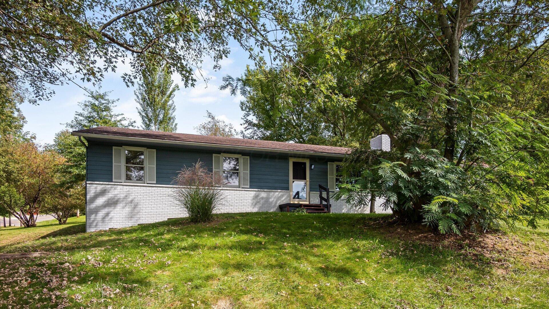 1681 Watson Road Southeast Heath, OH 43056 - Photo 2 of 31 26-z 1681 Watson076