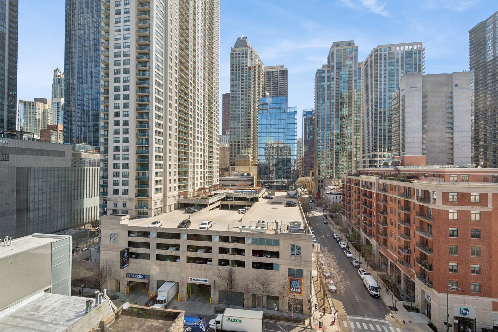 56 West Huron Street, Unit 9 Chicago, IL 60654 - Photo 20 of 38 a picture of city view