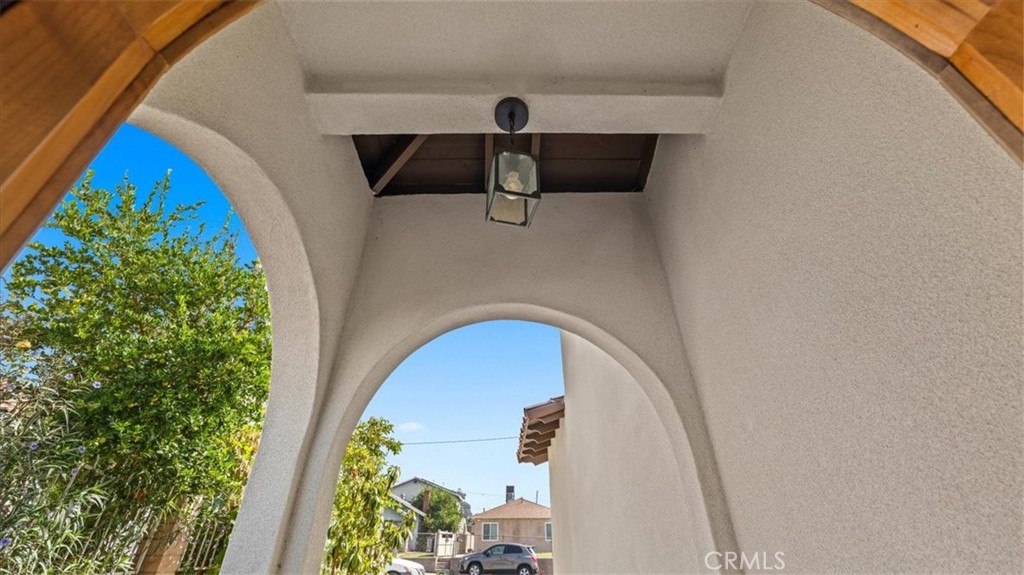 1475 North Holly Avenue Colton, CA 92324 - Photo 4 of 45 a picture of door