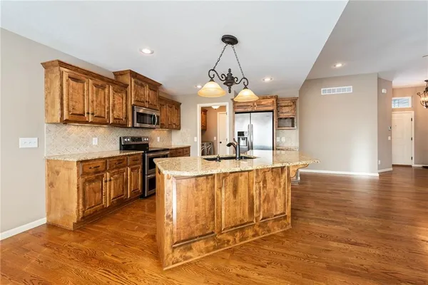 $429,900 | 194 North Camelot Drive, Liberty, MO 64068