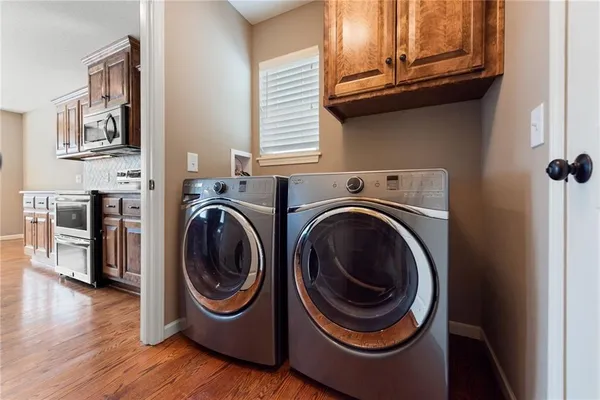 $429,900 | 194 North Camelot Drive, Liberty, MO 64068