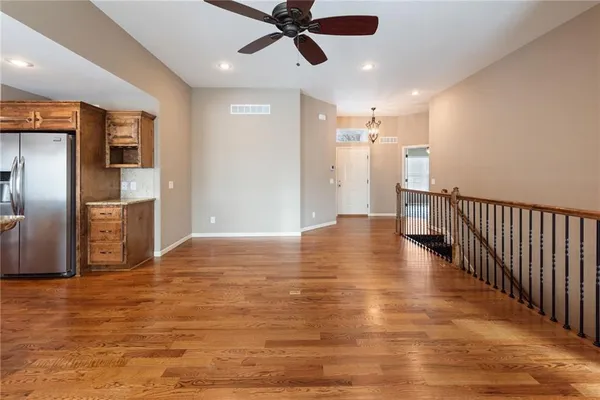 $429,900 | 194 North Camelot Drive, Liberty, MO 64068