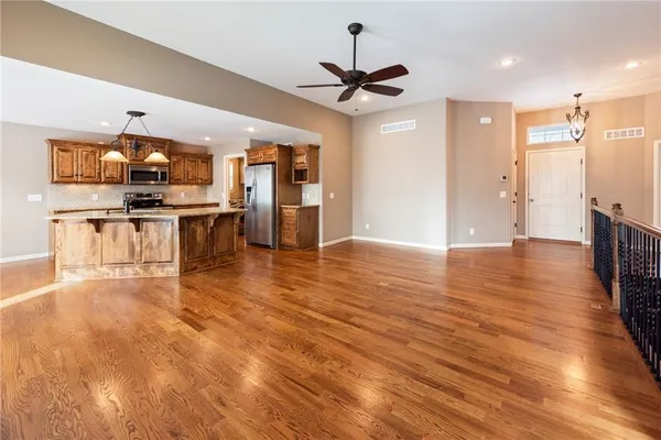 $429,900 | 194 North Camelot Drive, Liberty, MO 64068