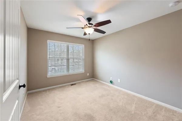 $429,900 | 194 North Camelot Drive, Liberty, MO 64068