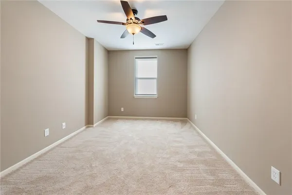 $429,900 | 194 North Camelot Drive, Liberty, MO 64068