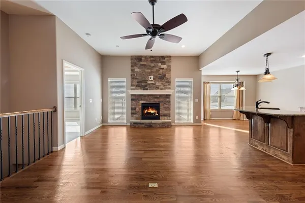 $429,900 | 194 North Camelot Drive, Liberty, MO 64068