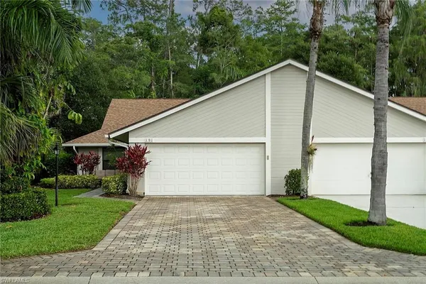 $549,900 | 101 Fox Glen Drive, Unit 64, Naples, FL 34104