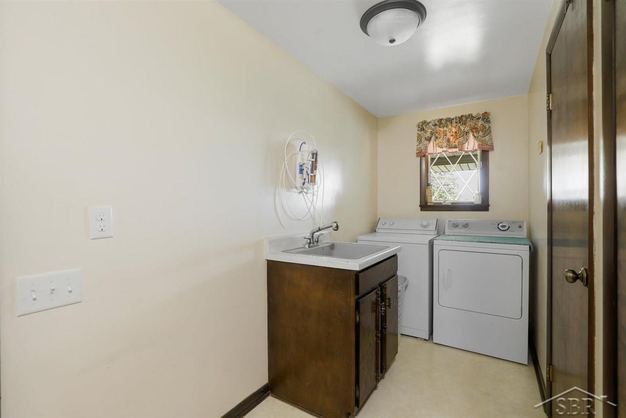 5877 McCarty Road Saginaw, MI 48603 - Photo 40 of 55 50046879-39.JPG