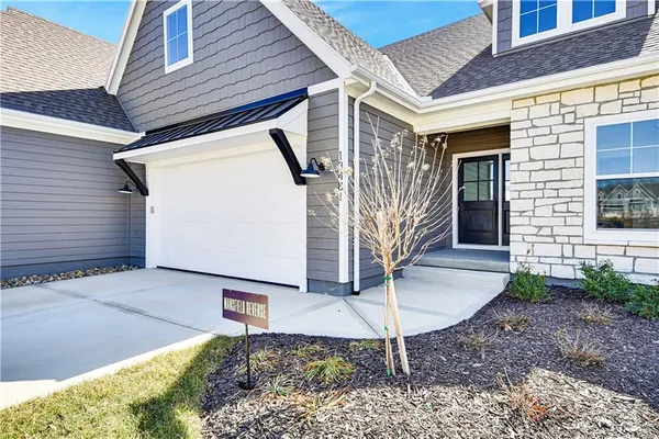 $599,330 | 13481 West 174th Place, Overland Park, KS 66221