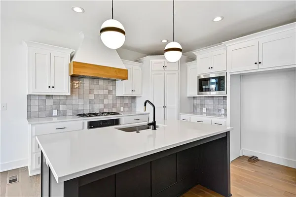 $599,330 | 13481 West 174th Place, Overland Park, KS 66221