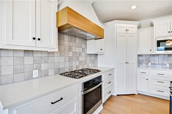 $599,330 | 13481 West 174th Place, Overland Park, KS 66221