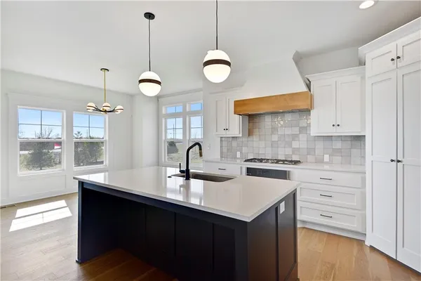 $599,330 | 13481 West 174th Place, Overland Park, KS 66221