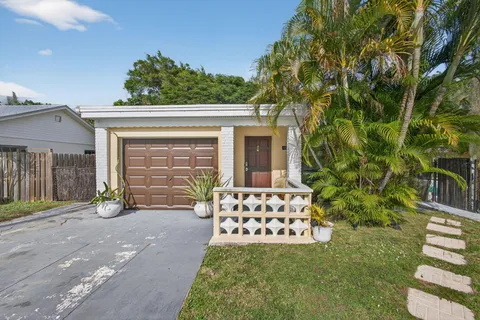 $549,900 | 1901 Redbank Road, North Palm Beach, FL 33408