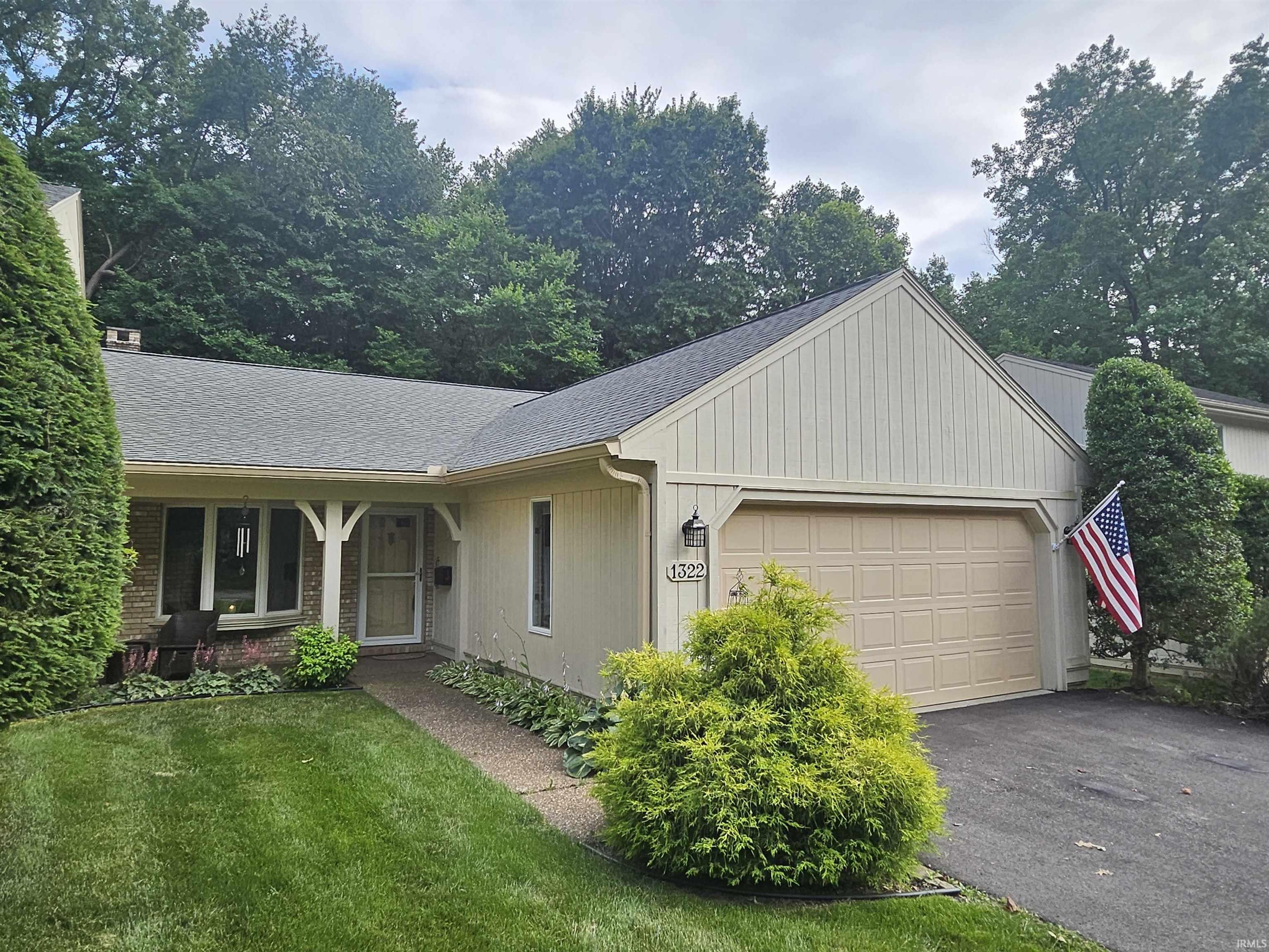 1322 Timberlake Road Evansville, IN 47710 - Photo 1 of 28